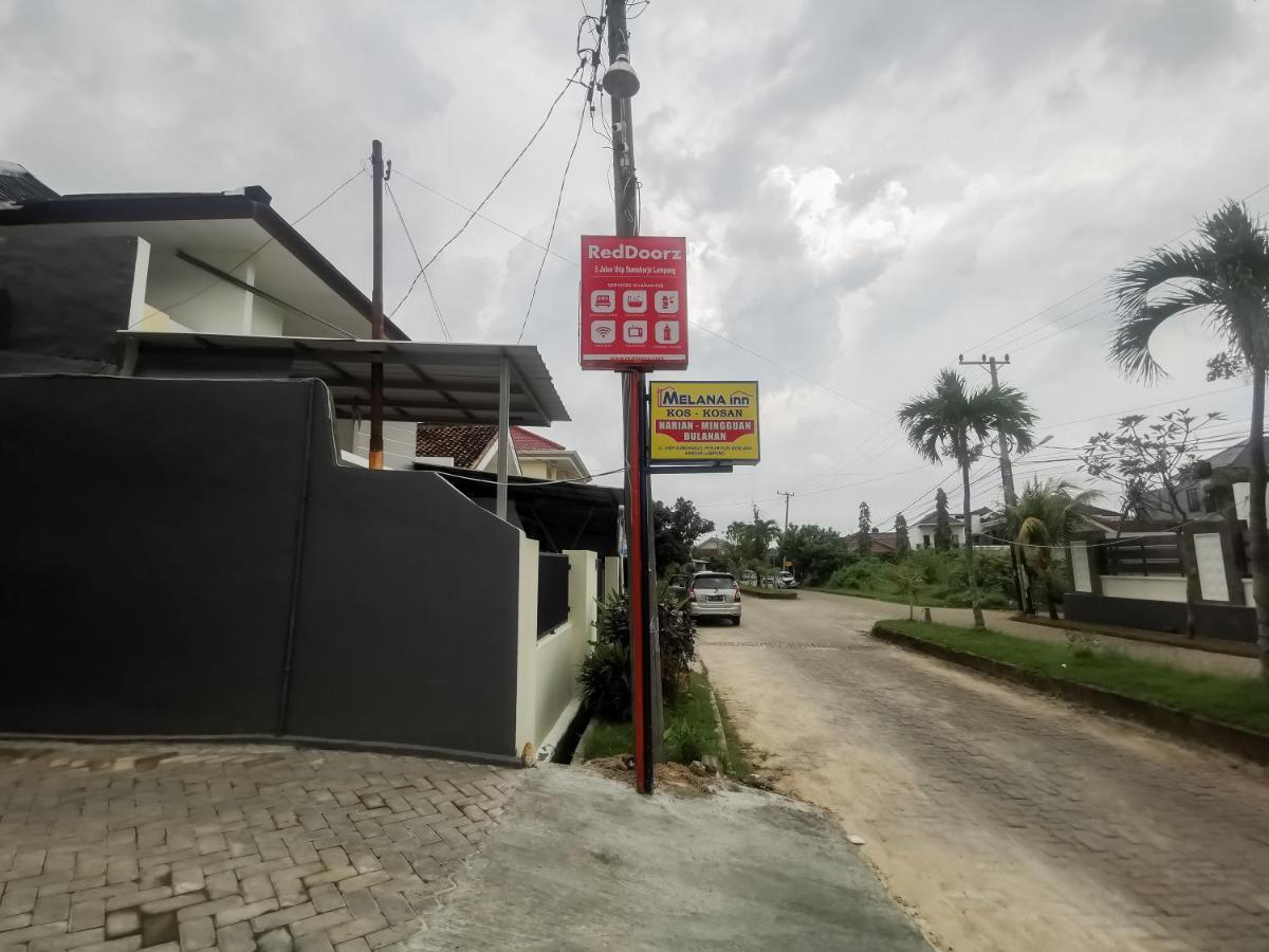 Отель Reddoorz @ Jalan Urip Sumoharjo Lampung Бандар-Лампунг Экстерьер фото