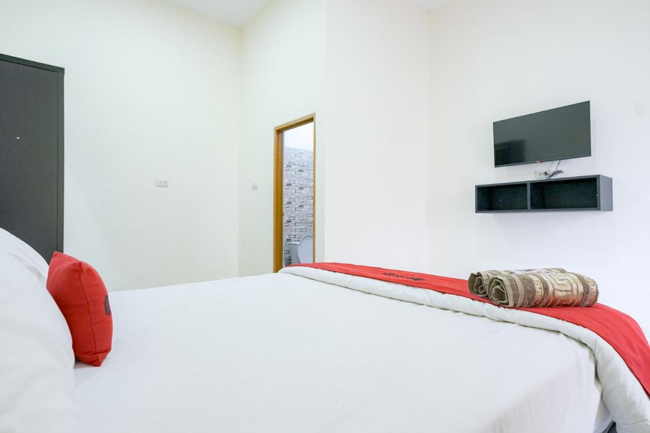 Отель Reddoorz @ Jalan Urip Sumoharjo Lampung Бандар-Лампунг Экстерьер фото